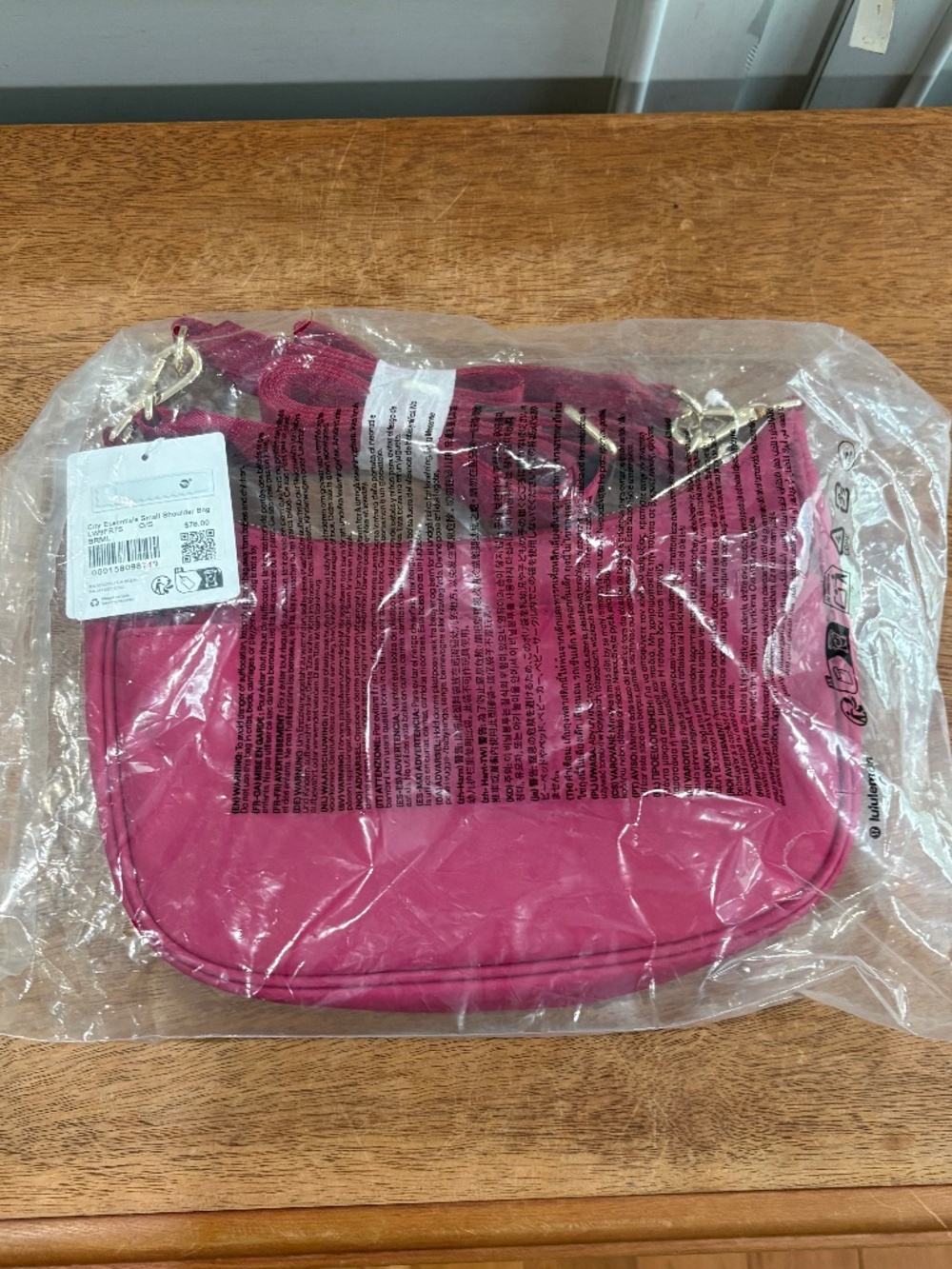 Lululemon City Essentials Shoulder/Crossbody bag Berry rumble - Picture 2 of 6